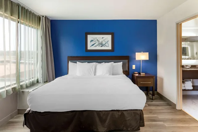 جناح بسرير كينج مع أريكة، Comfort Inn & Suites Grand Blanc/Flint 2/9