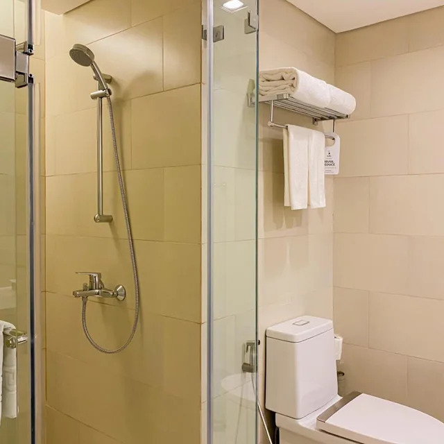 غرفة ديلوكس بسرير مزدوج أو سريرين منفصلين، Seda Vertis North Quezon City 5/7