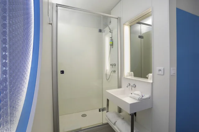 غرفة قياسية ثلاثية بسريرين منفصلين مع أريكة، First Inn Blois 3/3