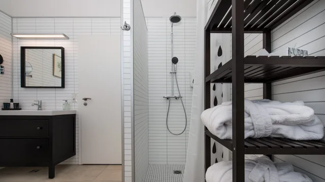 جناح، Hotel Grimsborgir 2/2