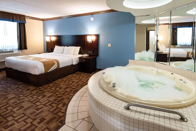 جناح بسرير كينج، Quality Inn & Suites Quakertown-Allentown 4/4