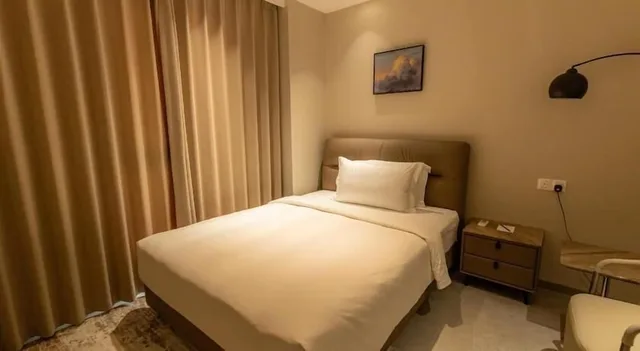 جناح ديلوكس بسرير كينج وسرير كوين بغرفتي نوم، Landison Hotel Penang 4/5