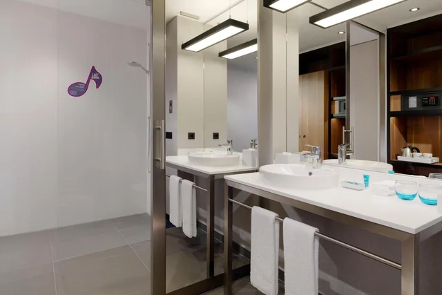 Urban, King Bed, ALOFT MUNICH 10/10