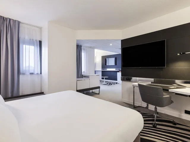 جناح بسرير مزدوج بشرفة، Novotel Tours Centre Gare 1/2