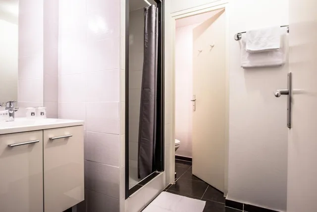 غرفة ثلاثية، COMFORT HOTEL ACTUEL CHAMBERY CENTRE 8/10