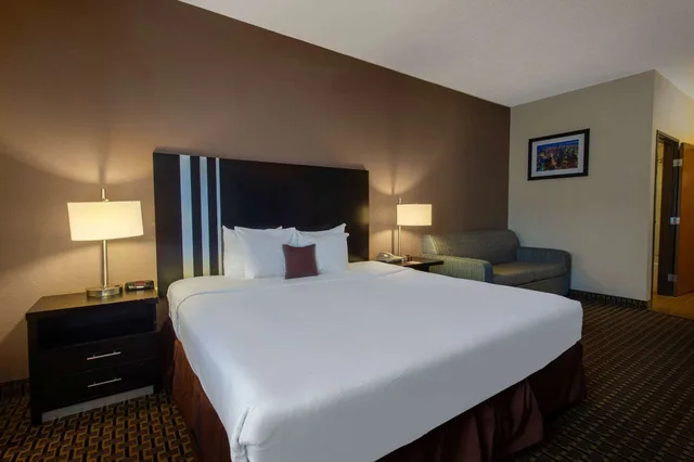 جناح بسرير كوين، Ramada by Wyndham Glendale Heights/Lombard 6/9