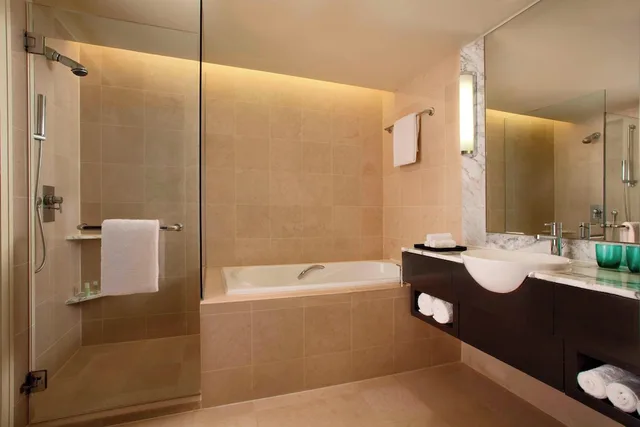 غرفة كلوب بسرير كينج للمدخنين، The Westin Kuala Lumpur Hotel 4/5