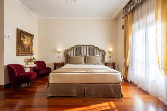 غرفة ديلوكس بسرير مزدوج أو سريرين منفصلين بإطلالة، Forum Hotel Rome 7/10