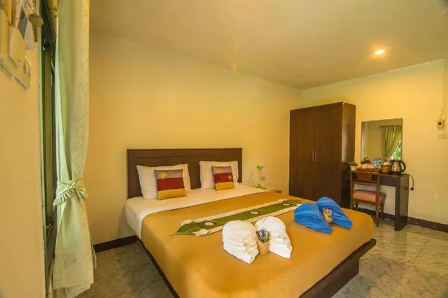Bungalow, Double Bed, Garden View, Lanta Nice Beach Resort 1/4
