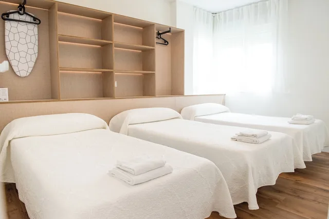 شقة بريميوم بخمسة أسرّة بإطلالة على الشاطئ بغرفتي نوم، Suaces Apartamentos Turirticos 1/8