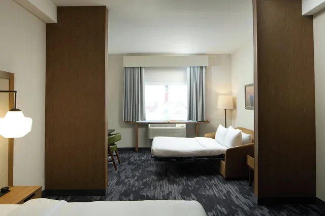 غرفة بسريرين كوين مع أريكة، Fairfield Inn & Suites by Marriott Columbus New Albany 5/5