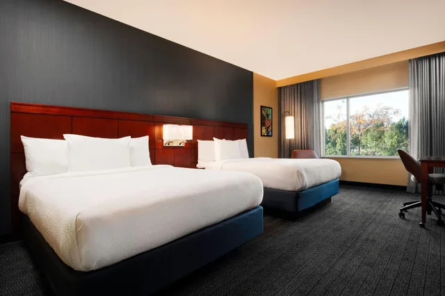 غرفة بسريرين كوين، Courtyard by Marriott San Jose North/Silicon Valley 1/6