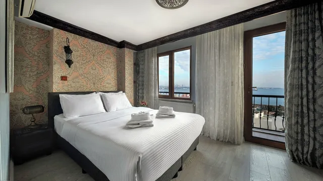 غرفة ديلوكس بسرير مزدوج بإطلالة على البحر، Mytra Hotel 5/10
