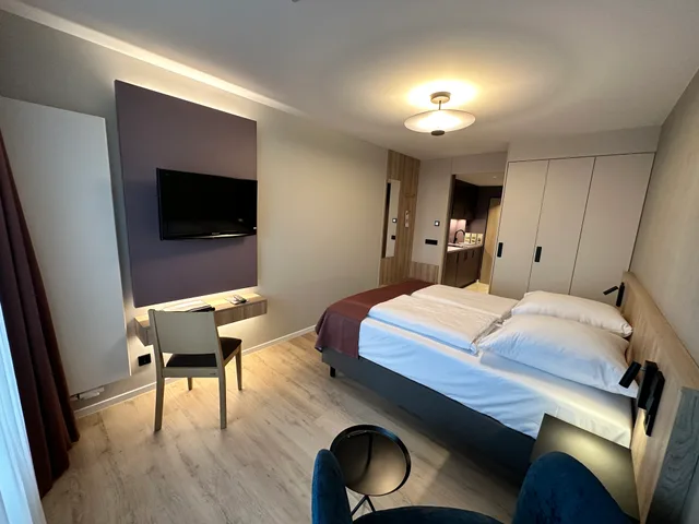 غرفة بسرير كوين بشرفة، Room in B&B - Studio for 2 People in Hamburg Mitte, Cozy and Modern 1/1