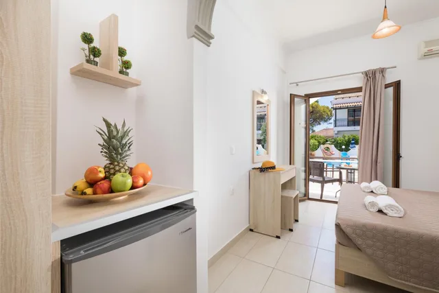 غرفة بسرير مزدوج أو سريرين منفصلين بشرفة، Lefkimi Hotel 6/7