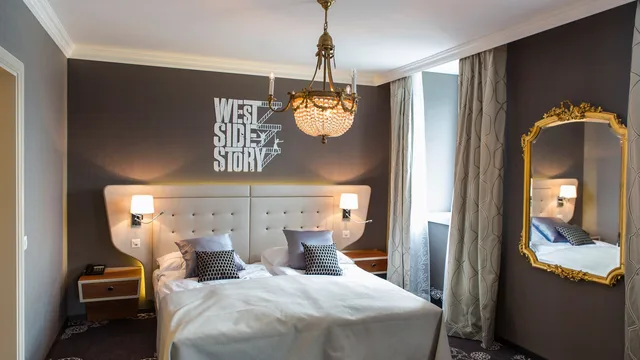 Lucerne, Luxury, Suite، Schweizerhof 3/8