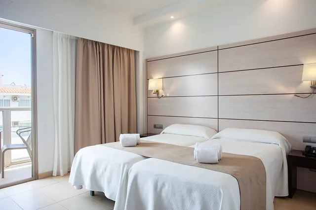 غرفة قياسية بسرير مزدوج، Hotel Puchet Ibiza 5/10
