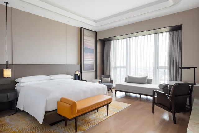 جناح رئاسي بسرير كينج، Sheraton Shanghai Fengxian 1/2