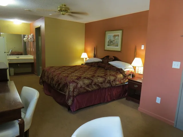 غرفة بسرير كينج، First Western Inn Caseyville 2/10