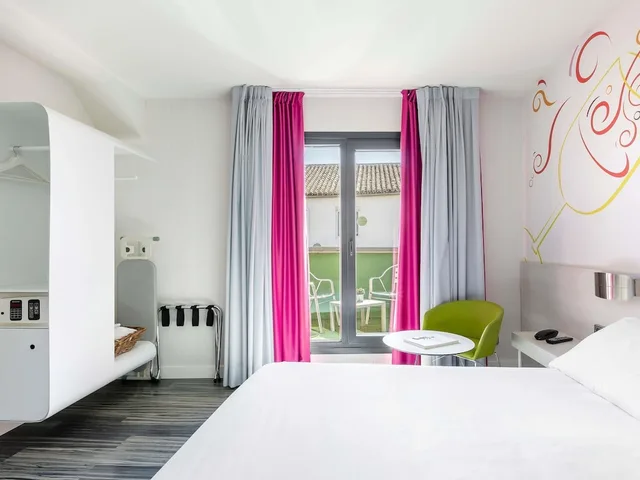 غرفة سوبيريور بسريرين منفصلين، Ibis Styles Madrid Prado 3/5