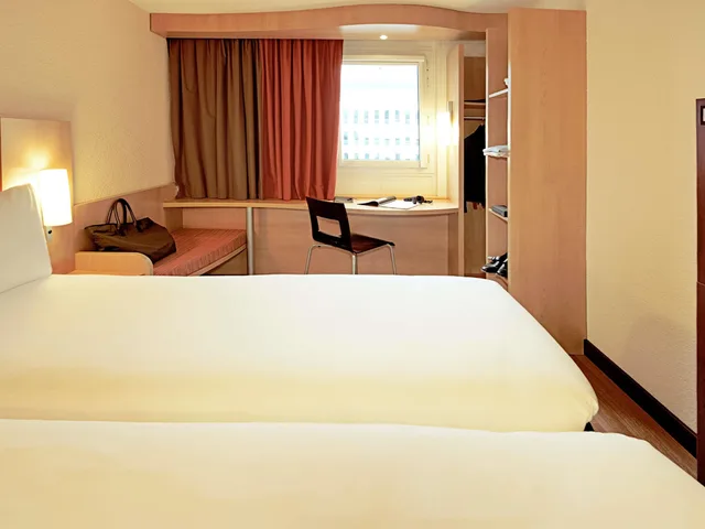 Superior, Twin Beds, Ibis Montpellier Centre Comedie 2/4