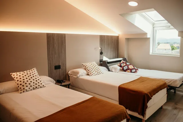 غرفة ثلاثية، Hotel Lux Melide 1/8