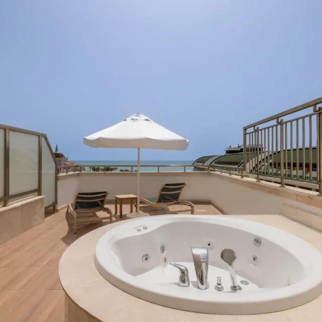 جناح بجاكوزي، Crystal Waterworld Resort and Spa 6/6