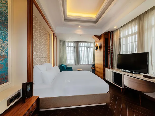 Junior Suite, King Bed, Mercure Istanbul Sirkeci 3/8