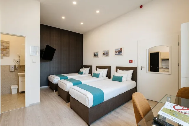 غرفة ديلوكس ثلاثية بثلاثة أسرّة، Hotel Mika Downtown 6/7