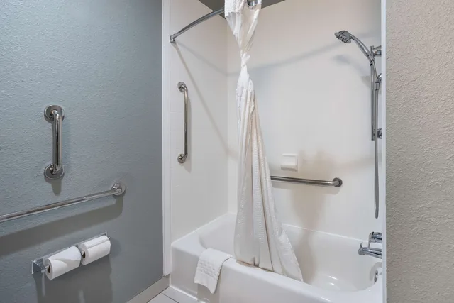 غرفة قياسية بسريرين كوين لذوي الإعاقة، Best Western Plus Owensboro 7/9