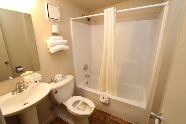 Garden, Queen Bed، Family Garden Inn Suites 6/8