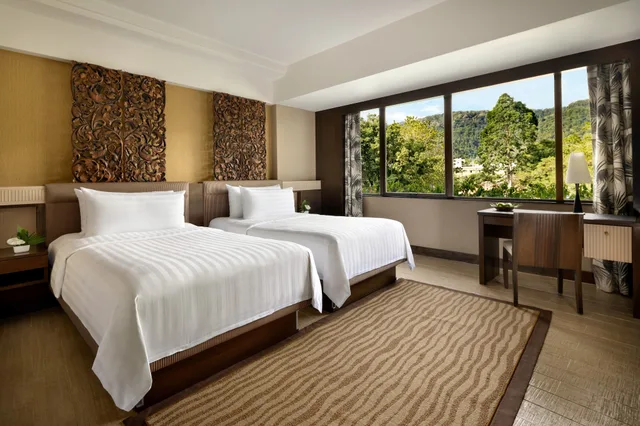 Superior, Twin Beds, Shangri-La Golden Sands, Penang 2/3