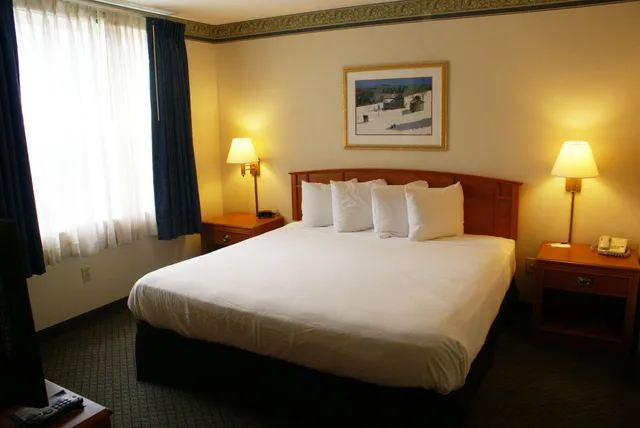 غرفة قياسية، Country Inn & Suites By Radisson Lansing MI 2/5