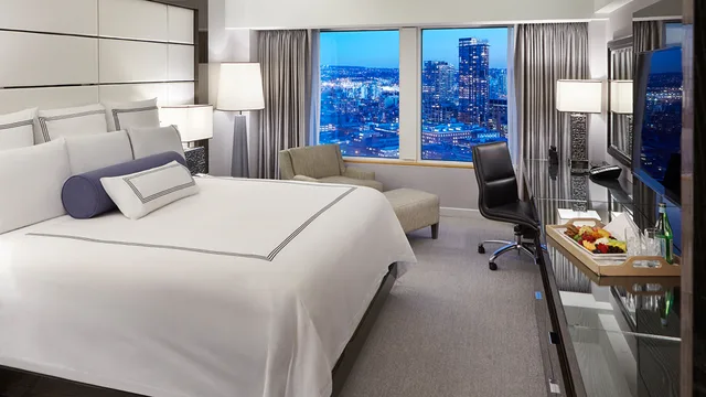 غرفة كلوب بسرير كينج، Pan Pacific Vancouver 2/3