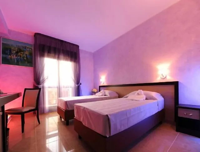 Standard, Double Bed, Grand Hotel Paradiso 2/4