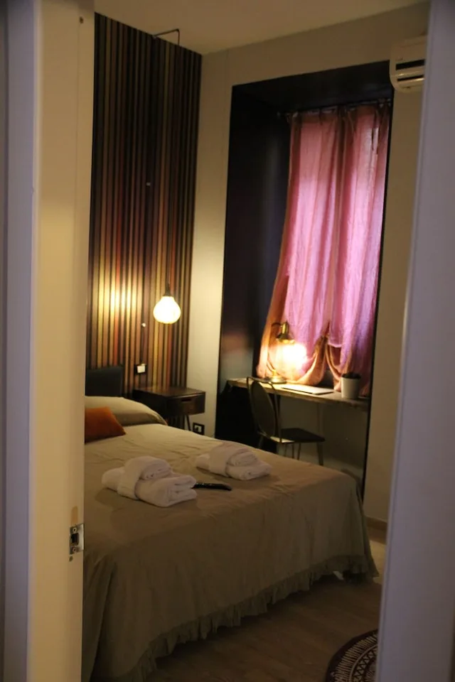 Superior, Queen Bed, St. Peter Suites 5/10