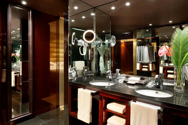 غرفة ديلوكس بسريرين منفصلين بإطلالة على المدينة في طابق مرتفع، Hyatt Regency Barcelona Tower 4/4