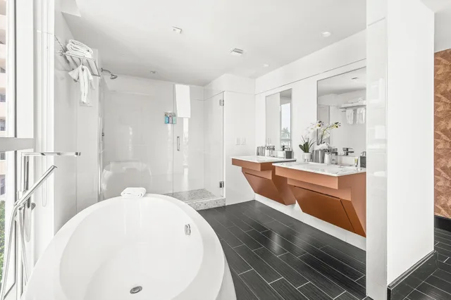 Suite, King Bed, Fairwind Hotel Miami Beach 4/5