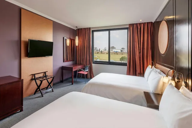 غرفة بسريرين كوين بإطلالة على الحديقة، PROTEA HOTEL NDOLA 8/14