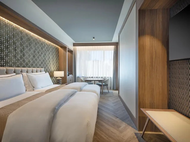 غرفة ديلوكس بسريرين منفصلين بإطلالة على المدينة، The Westin Madrid Cuzco 5/10