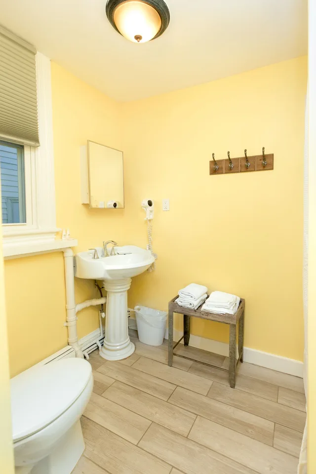 Tuscany, Standard, Futon Bed, Queen Bed، The Inn at Ocean Grove 3/4