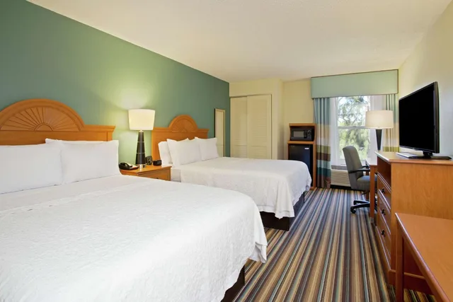 جناح بسرير كوين مع أريكة لذوي الإعاقة، Hampton Inn & Suites Venice Bayside South Sarasota 2/9