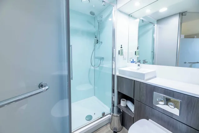 غرفة قياسية بسريرين منفصلين، easyHotel Leeds City Centre 8/10