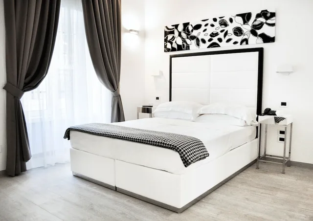 شقة كلاسيكية بسرير مزدوج مع أريكة، Lhp Suite Termini 1/5