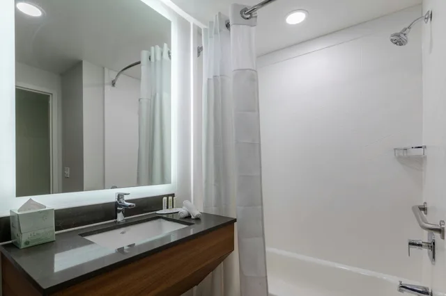 Room, King Bed, Fairfield Inn & Suites By Marriott Atlanta Stonecrest 2/3