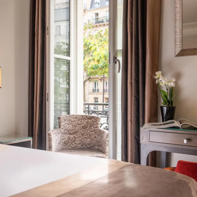 Deluxe, Double Bed, Arc De Triomphe View, Balcony، Hotel La Regence Etoile 4/7