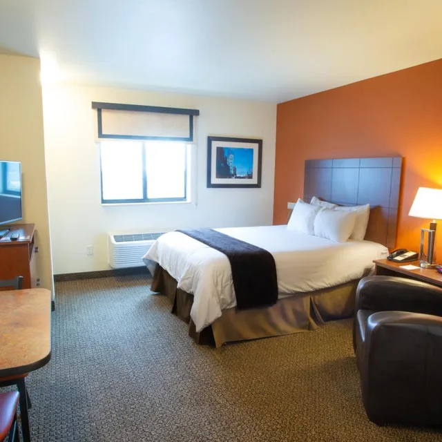 غرفة قياسية بسرير كوين، My Place Hotel Brookings 2/10