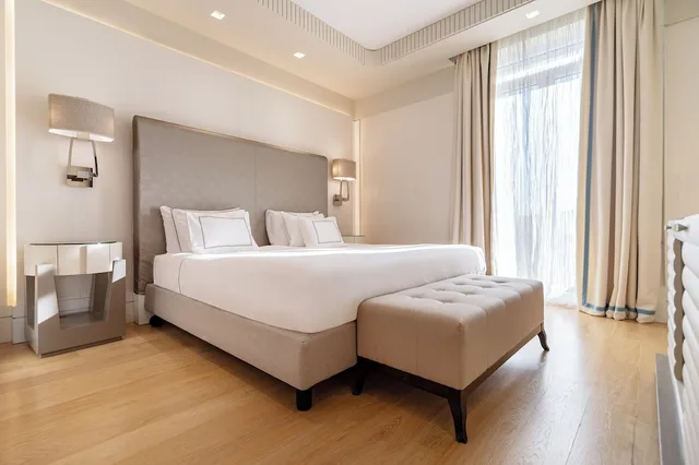 Presidential, Suite, King Bed, Terrace, Melia Genova 1/10