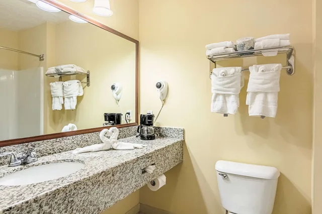 غرفة قياسية بسريرين مزدوجين، Quality Inn Burkeville Hwy 360 & 460 9/9