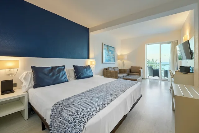 جناح جونيور بسرير مزدوج بإطلالة على البحر، Catalonia del Mar - Adults Only 1/6